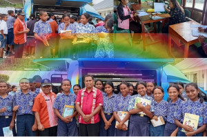 Siswa-Siswi SMP Negeri Nunuh Posmanu Antusias Menyambut Mobil Perpustakaan Keliling