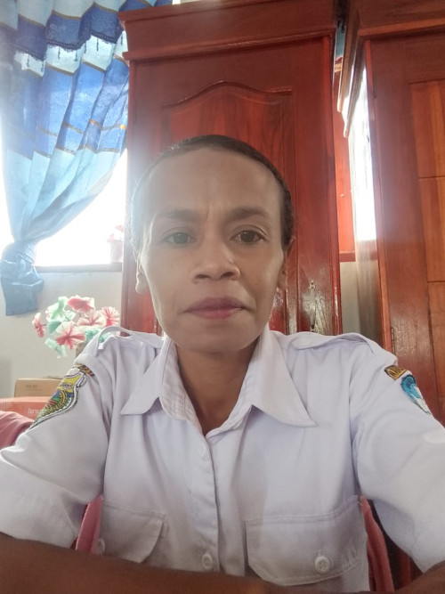 YULIANA SAKAN, S. Pd
